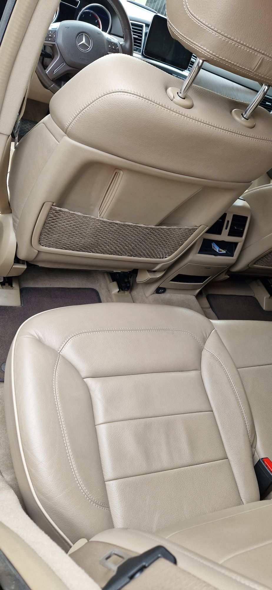 Mercedes ML 350 AMG 2014.Scaune ventilate , vibratii volan ETC