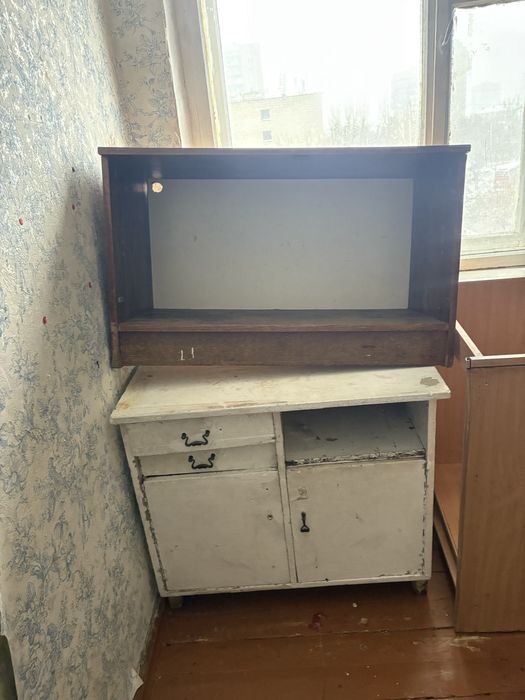 Столик, тумбочка