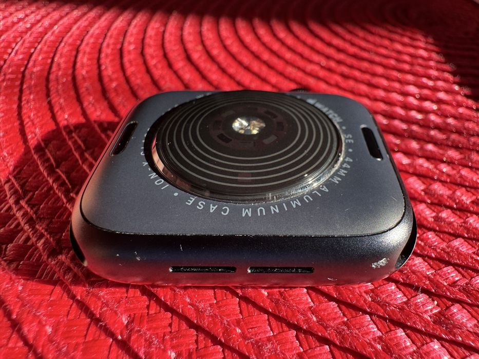 Apple Watch SE (2nd Gen) 44 mm