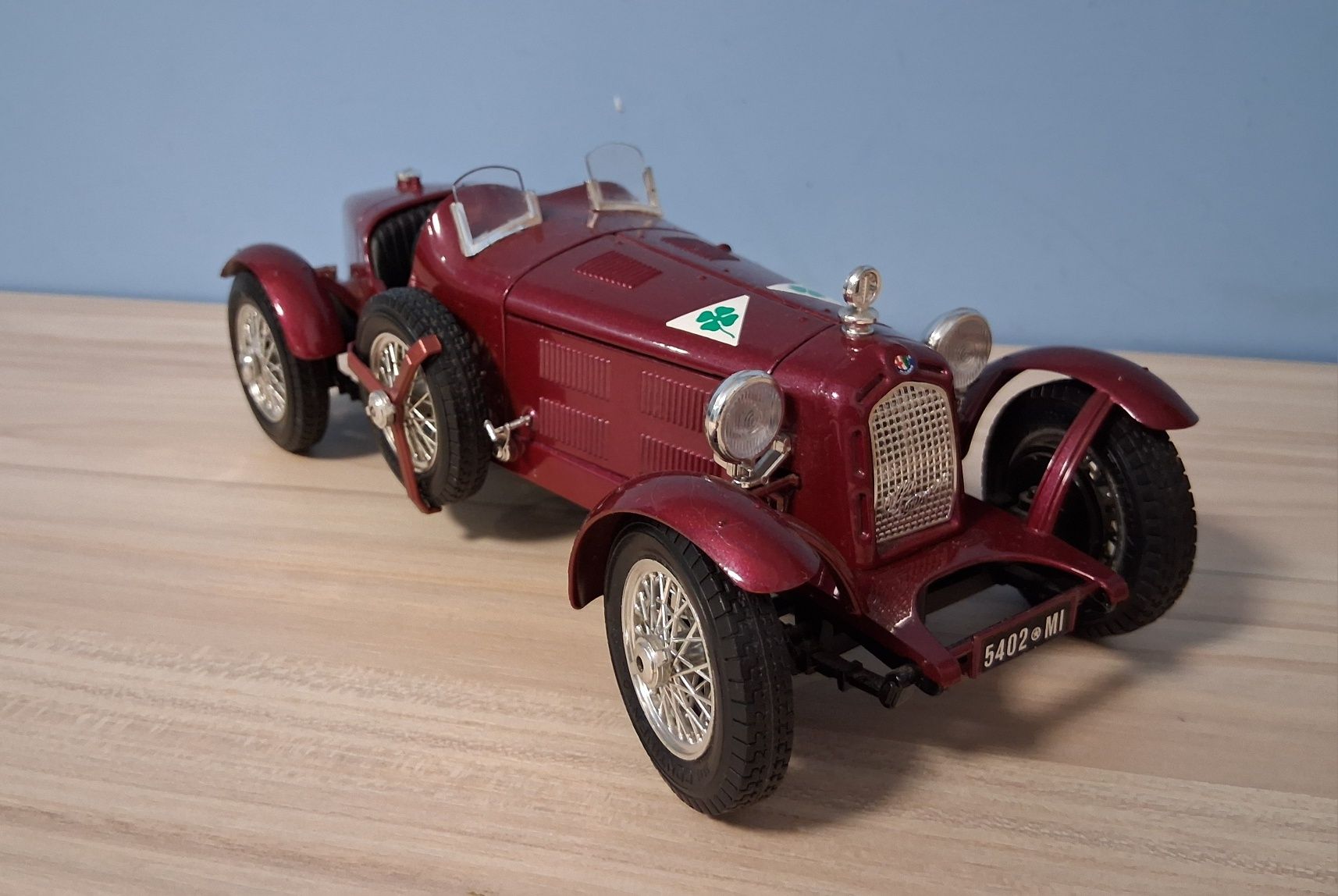 Alfa Romeo 2300 Monza 1:18 Burago