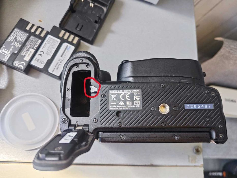 Pentax K-70 Тяло + ръчен обектив и аксесоари