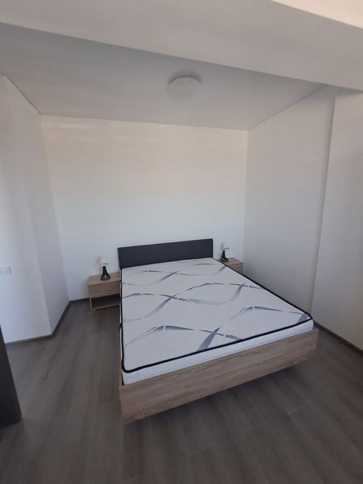Închiriez apartament 3 camere