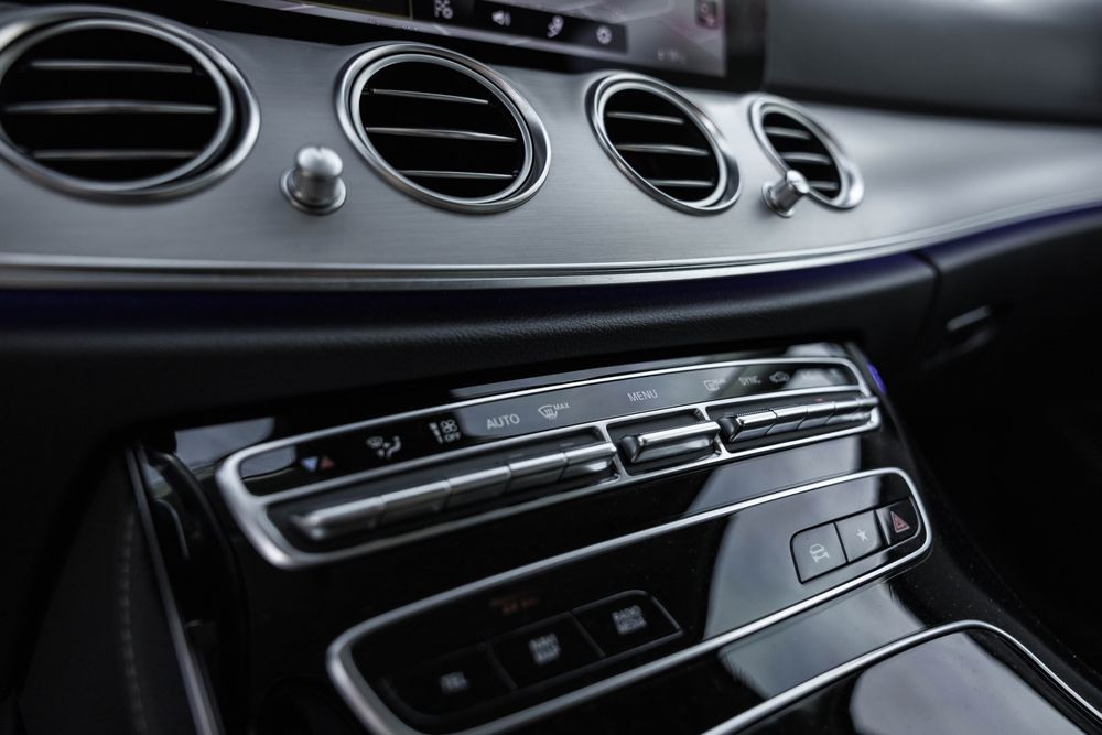 Mercedes Benz - 45 хил. Км. 2021 година от Силвър Стар W1K2132041A9754