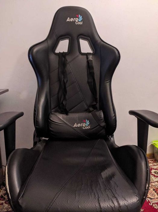 Продам игровое кресло AeroCool