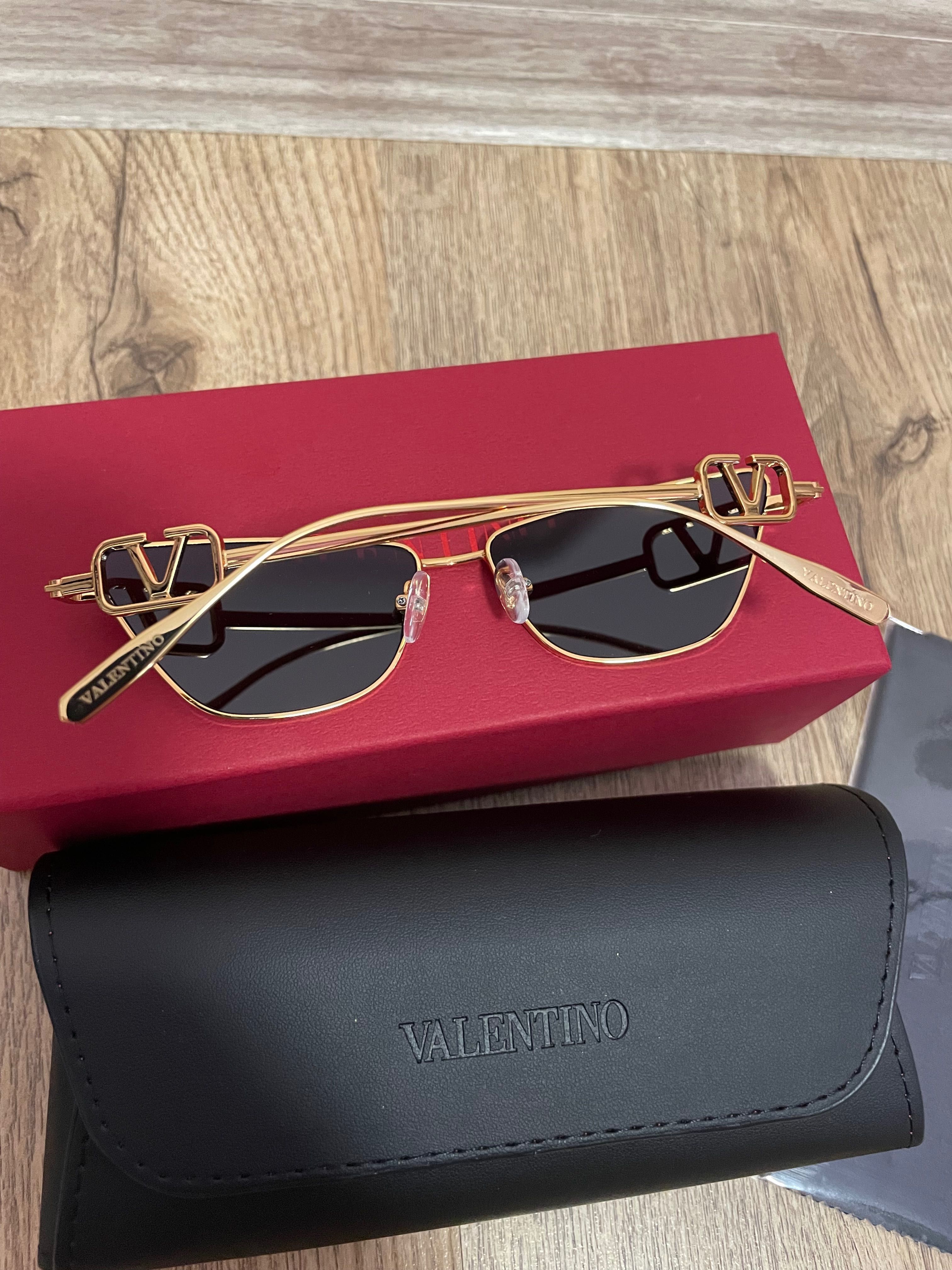 Слънчеви очила VALENTINO