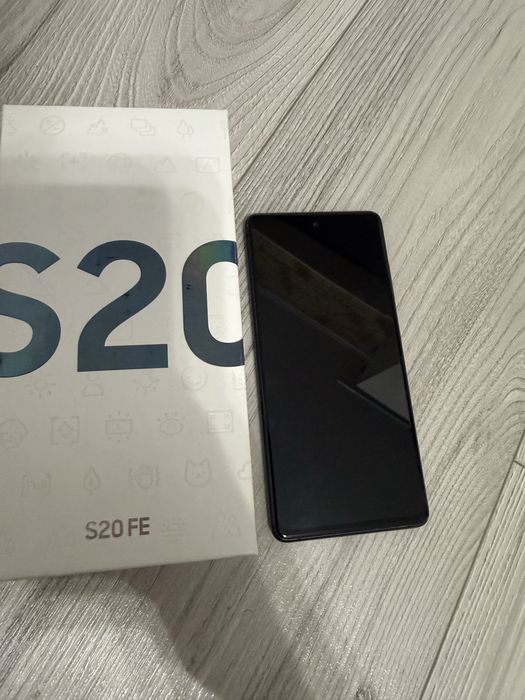 Samsung  Galaxy s20fe