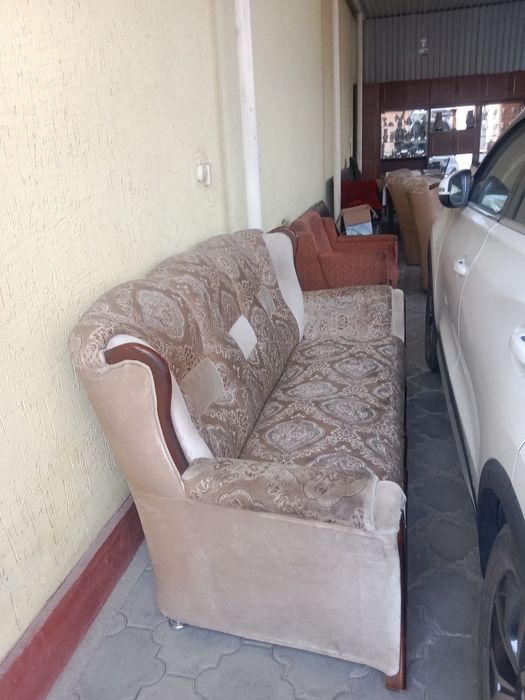 продам диван и два кресла в нормальном состоянии