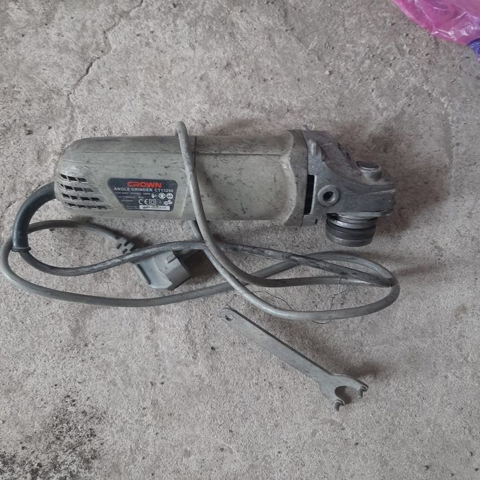 Продам болгарку на запчасти