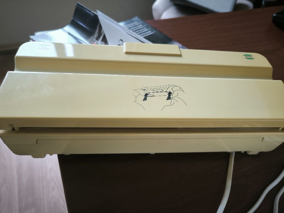 Вакууматор / машина за вакуумиране и лепене