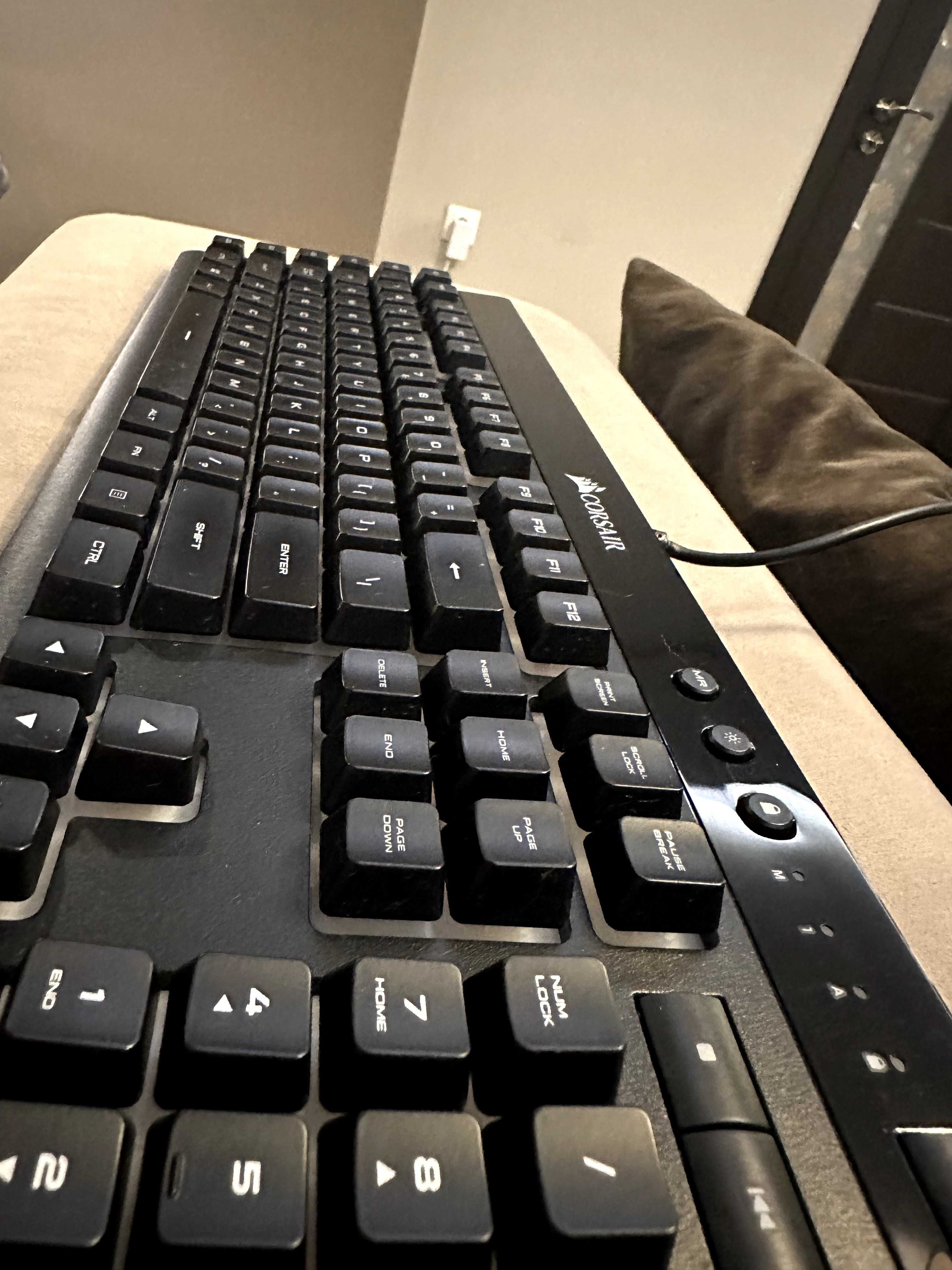 Геймърска RGB клавиатура Corsair K55