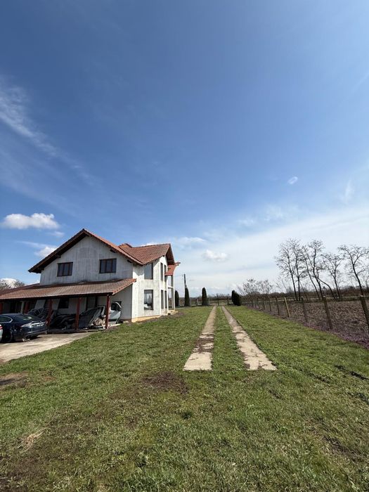 Vand casa cu teren in Bercu Nou