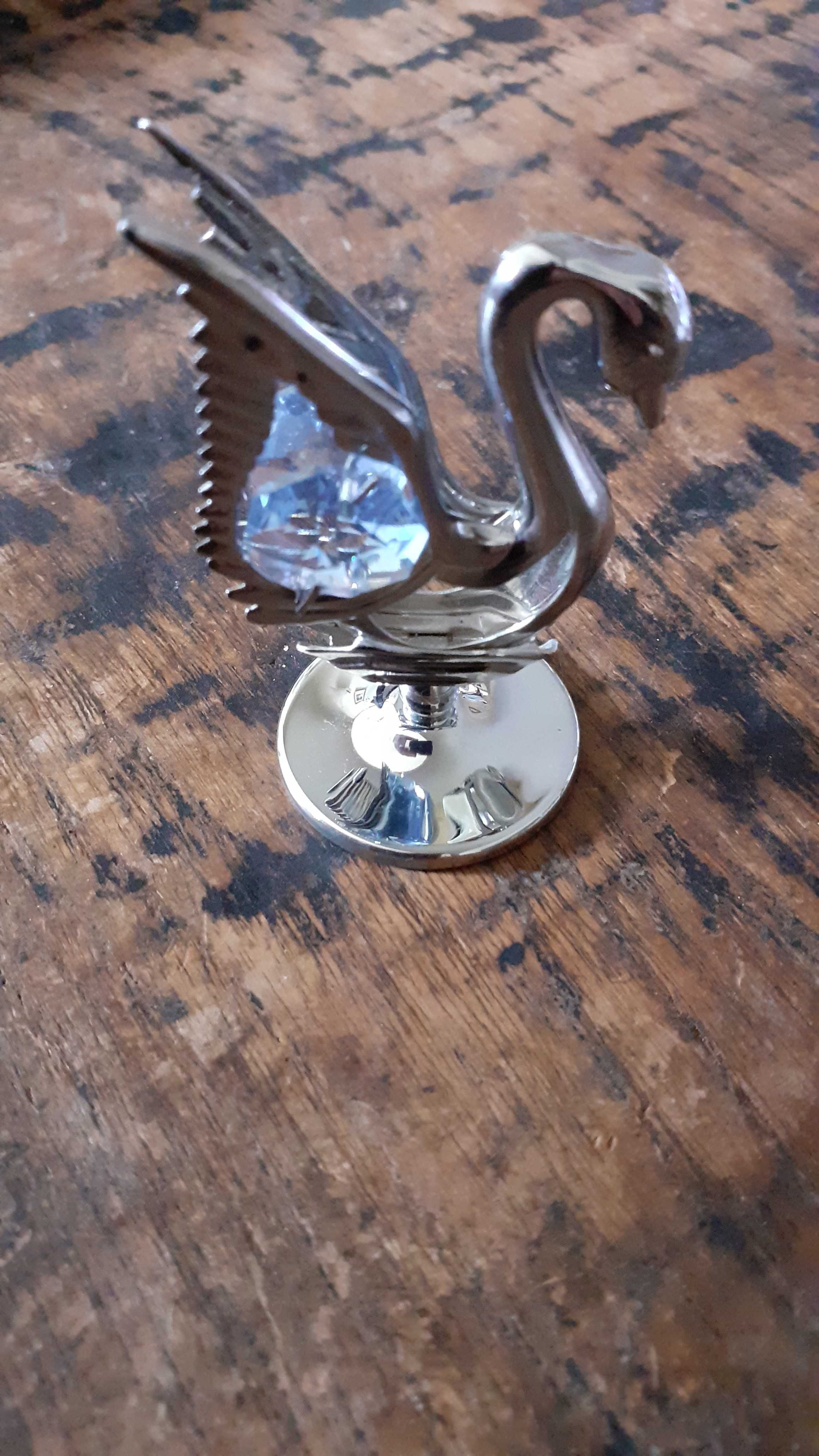 метален декоративен лебед CRYSTOCRAFT със Сваровски Swarovski кристали