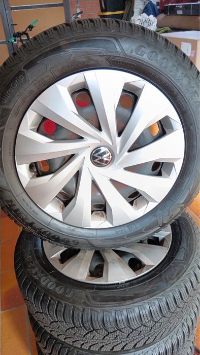 Cauciucuri + jante de tablă cu capace VW bonus