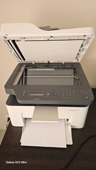 Принтер HP laser MFP137