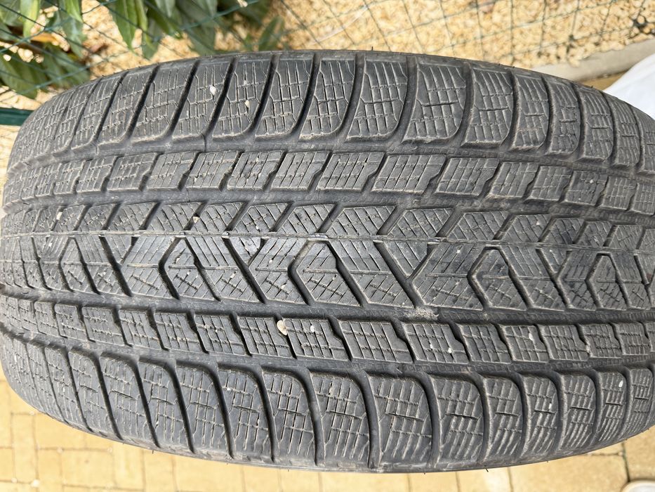 Pirelli Scorpion M+S 275 40 R22