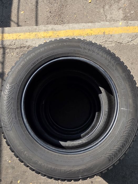 Зимние шины Nokian 235/60/18