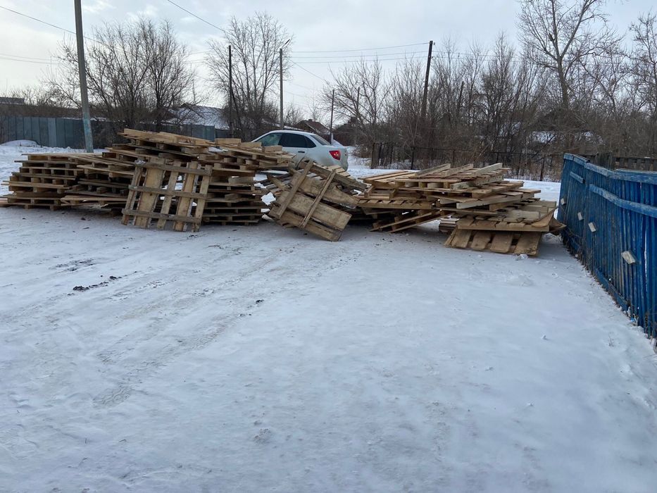 Продам поддоны срочно