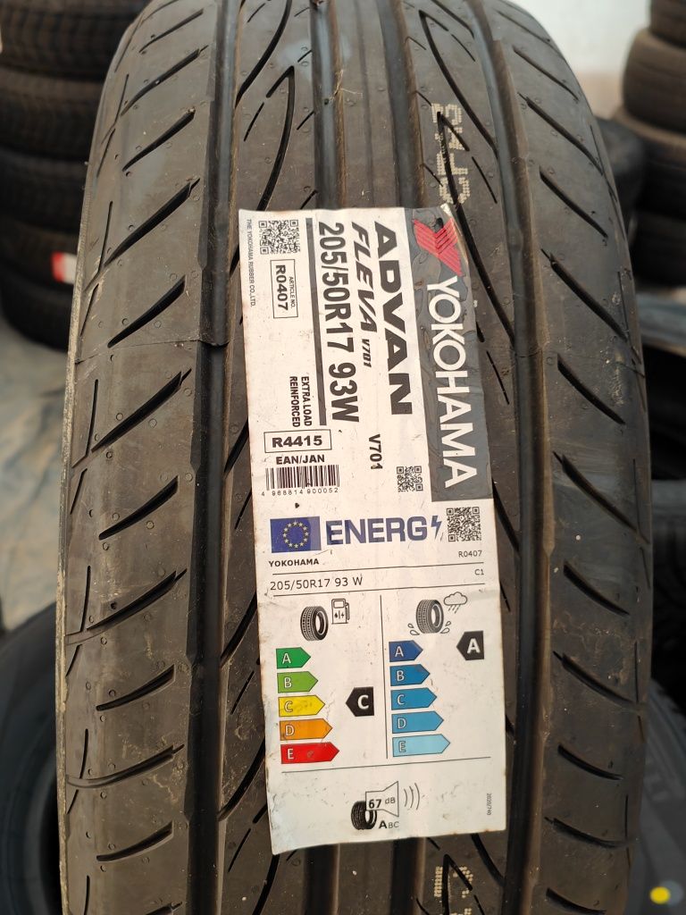 Vand anvelope de vara 205/50x17 marca Yokohama model Advan Fleva