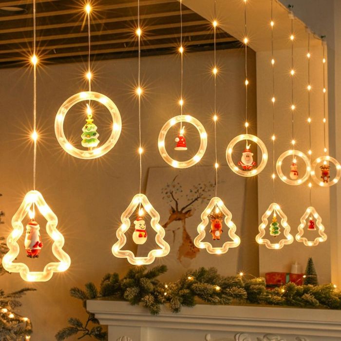 Светещ гирлянд с елхички и топчици