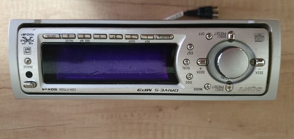 Sony cdx - f7500