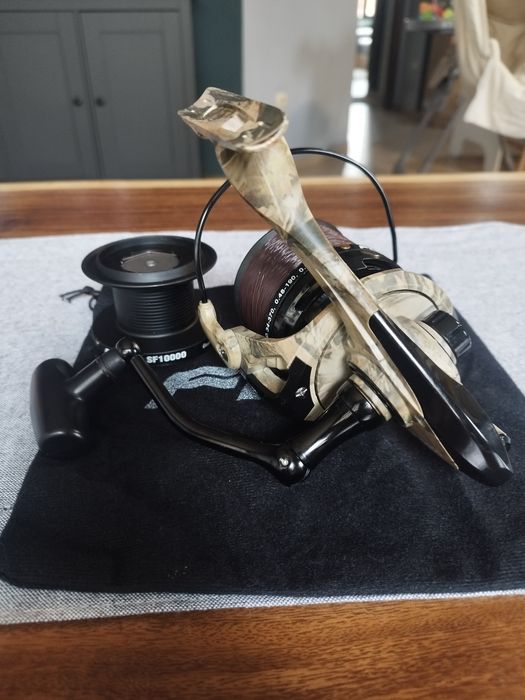 Нова шаранджийска макара FL SF 10 000 CAMO. С влакно на carp pro 0.40