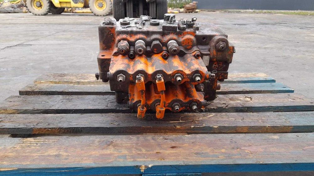 Distribuitor hidraulic excavator Fiat Hitachi 150LC