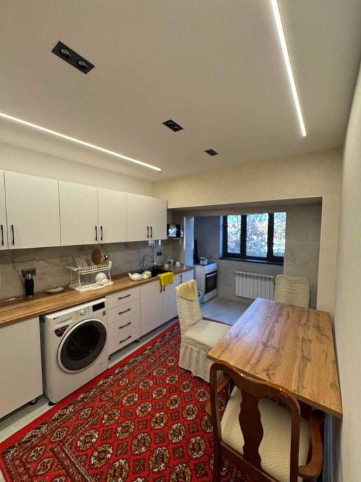 Лабзак 4 хона 3 хона килинган 2-этаж,110м2 квартира ШОШИЛИНЧ сотилади!