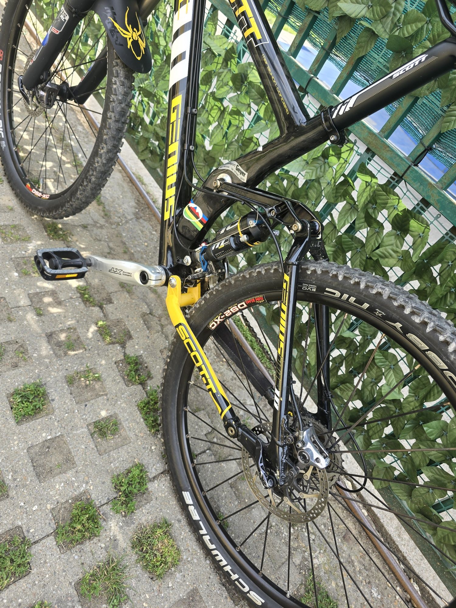 Bicicleta SCOTT Genius Carbon.