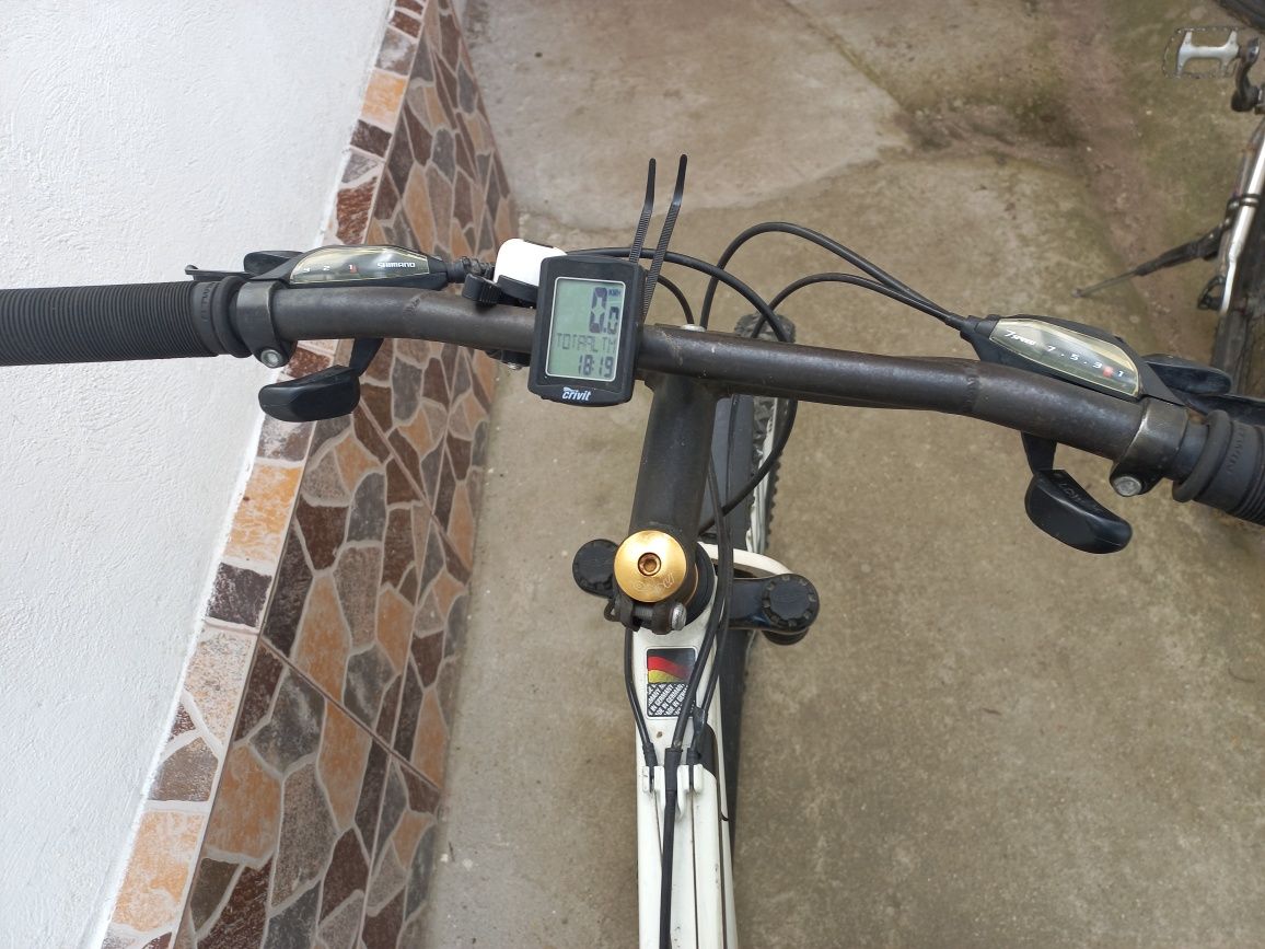 Bicicleta pentru toate tipurile de teren