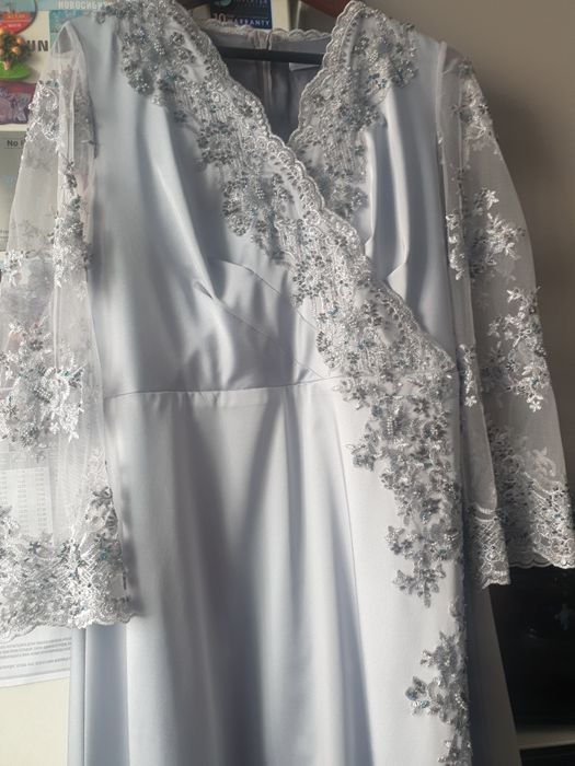 Платье на той, очень красивое 50 размер на рост 155-160см