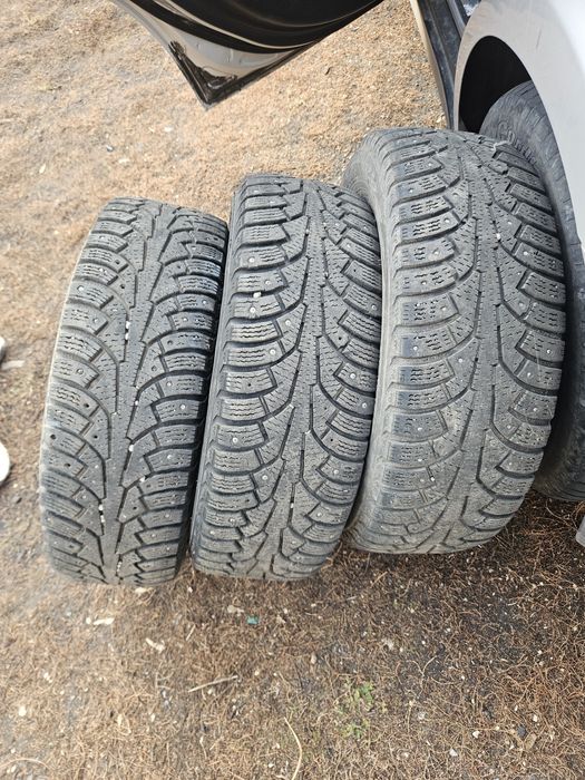Шины зимние  б.у
