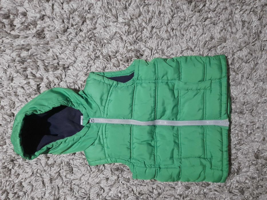 Vesta baieti George ,marimea 3-4