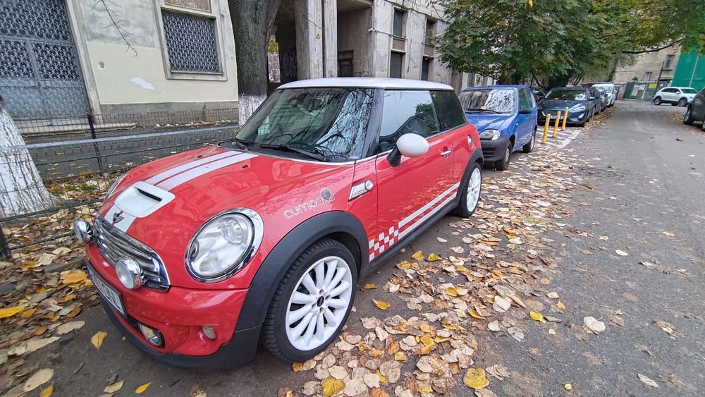 Vând Mini Cooper S - Special Edition