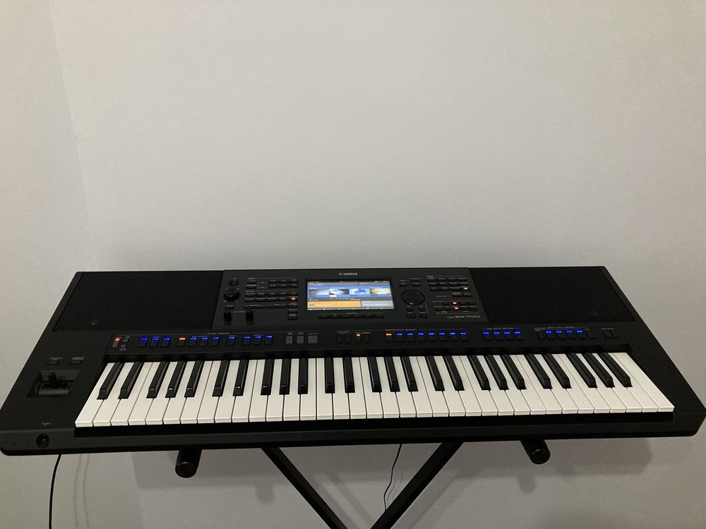 Продавам Yamaha SX700