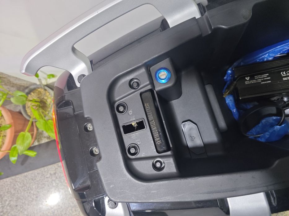 Скутер оригинал  niu sport，1800