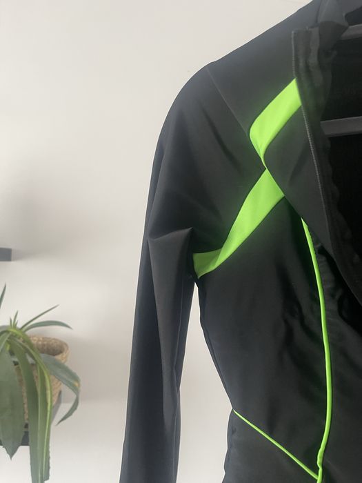 Costum baie negru cu verde