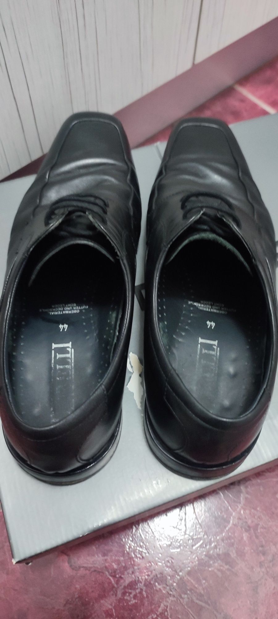 Pantofi din piele naturala marimea 44