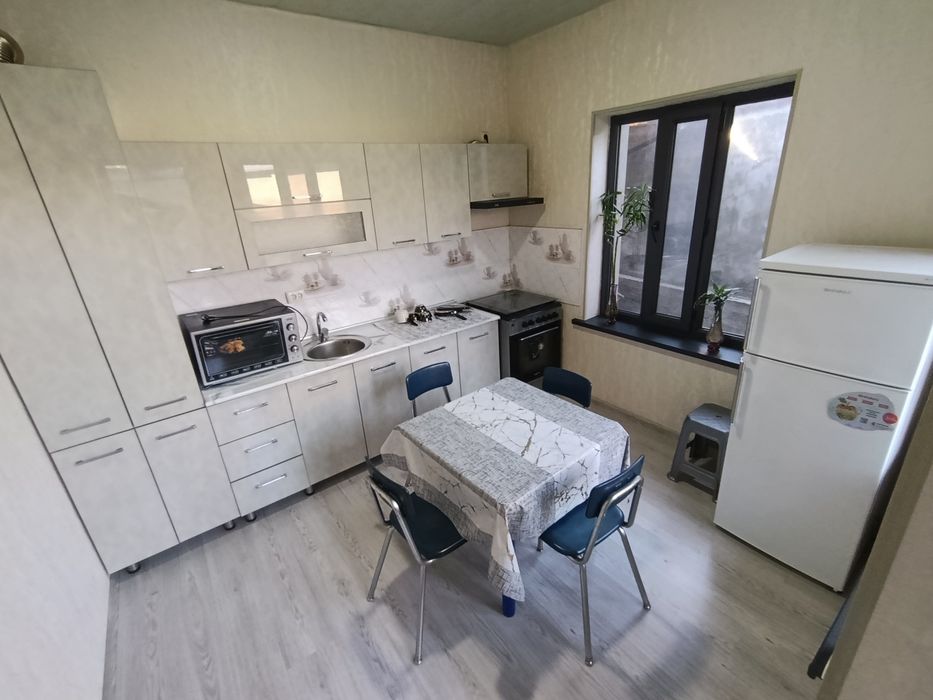 Ижарага Уй. (Квартирага берилади. Зангиота Солнечний