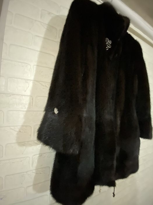 Продам норковую шубу