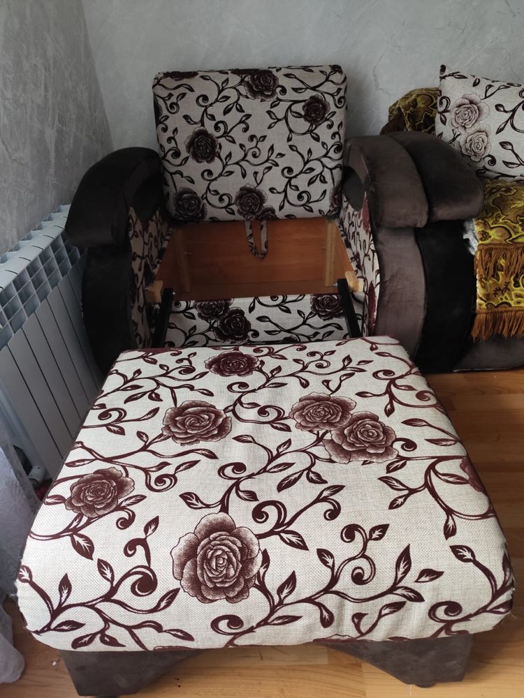 Продам диван + 2 кресла