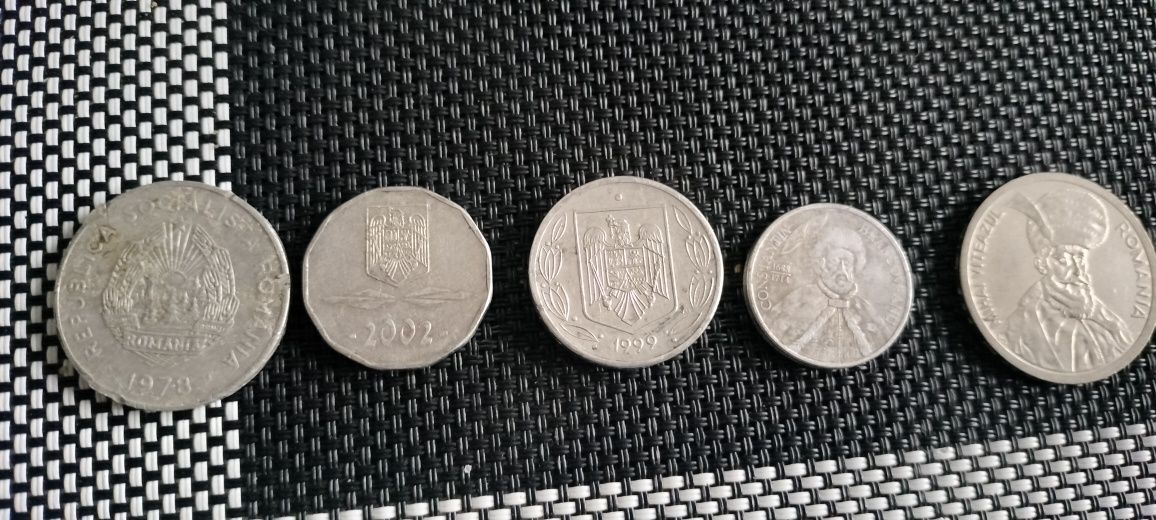 De vânzare monede