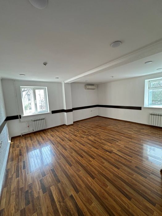 Свободно помещение 35м2 недалеко от ТЦ Чиланзар