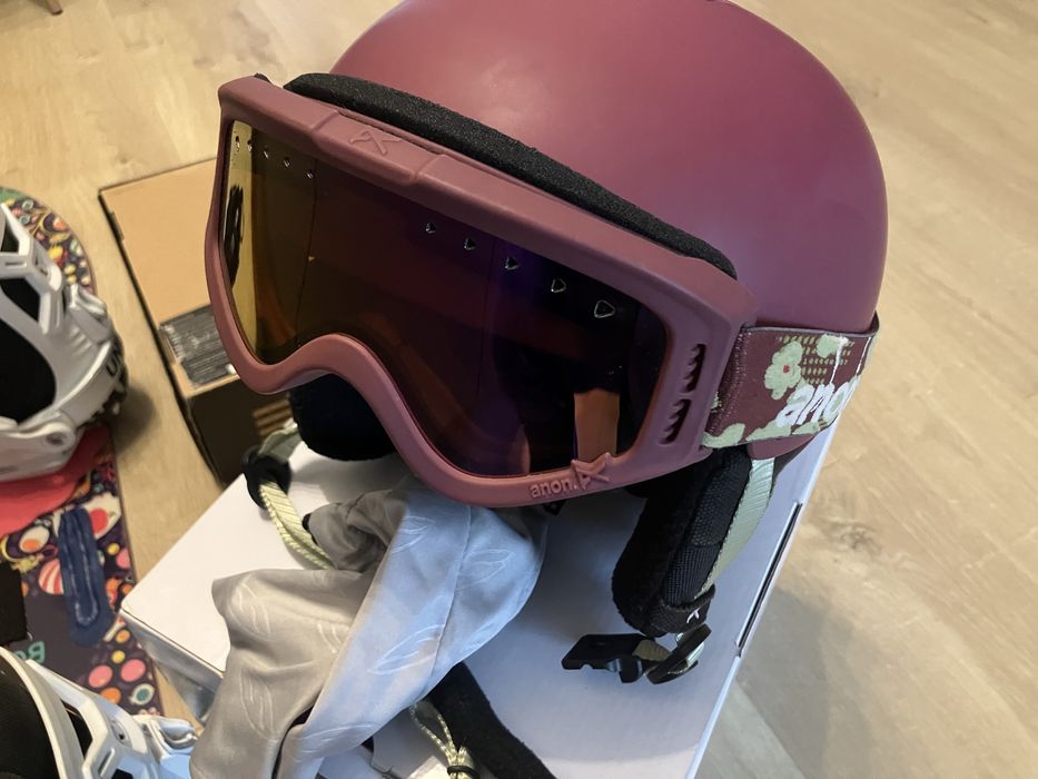 Placa snowboard Burton Chicklet + Boots Burton BOA + Casca + Ochelari