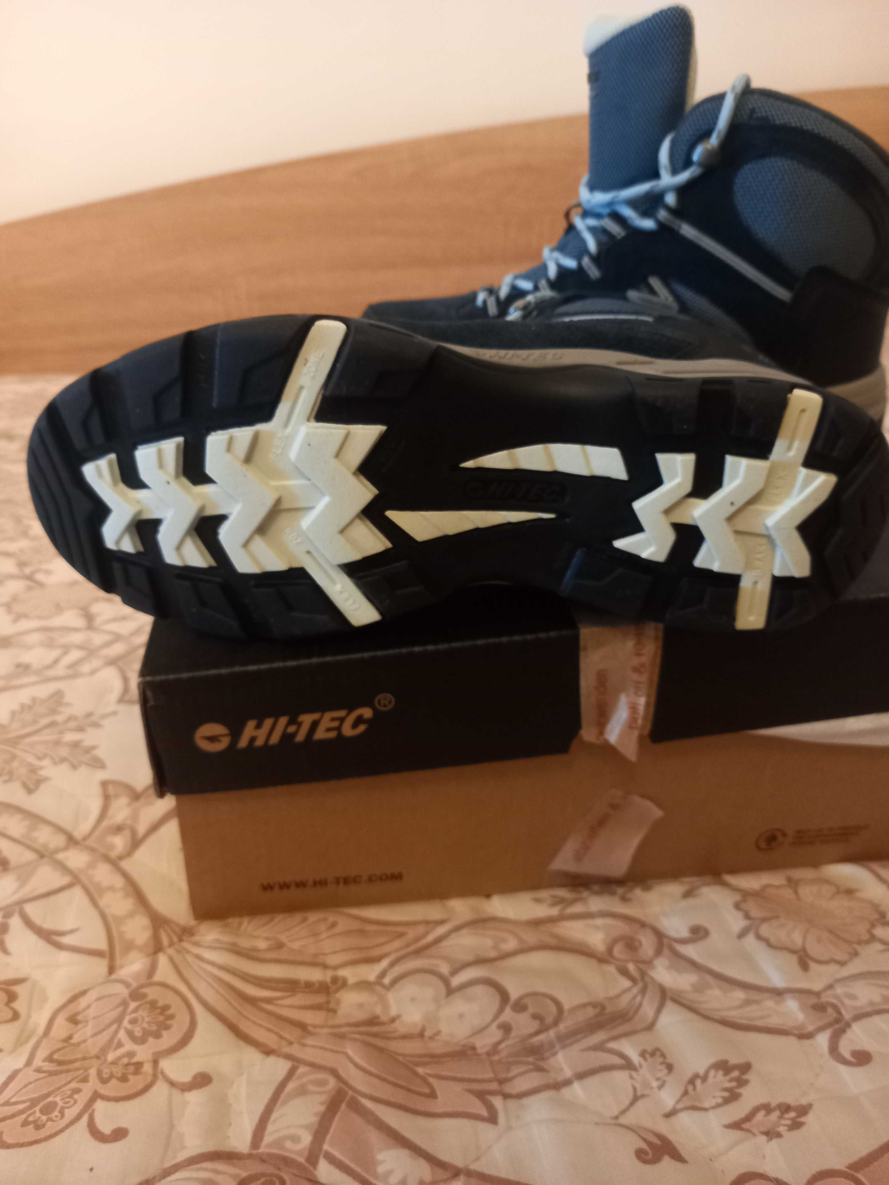 Туристически обувки HI-TEC