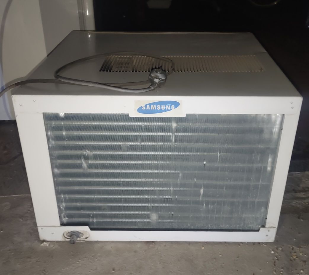 Оконный кондиционер Samsung AZ12FAJEA. Xorazm