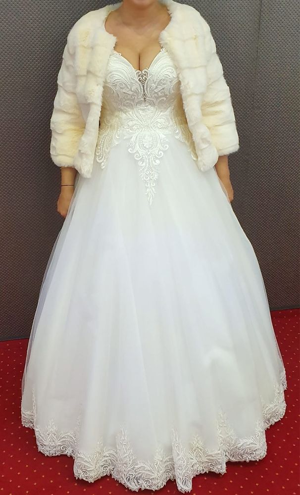 Vand rochie de mireasa