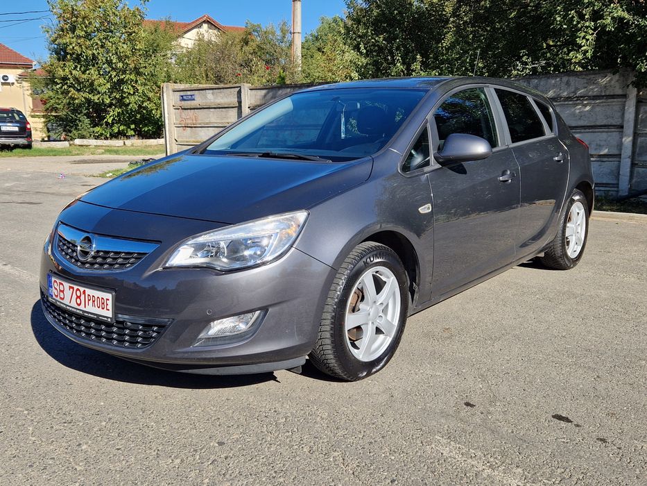Opel Astra J Hatchback 1,4 t benzină