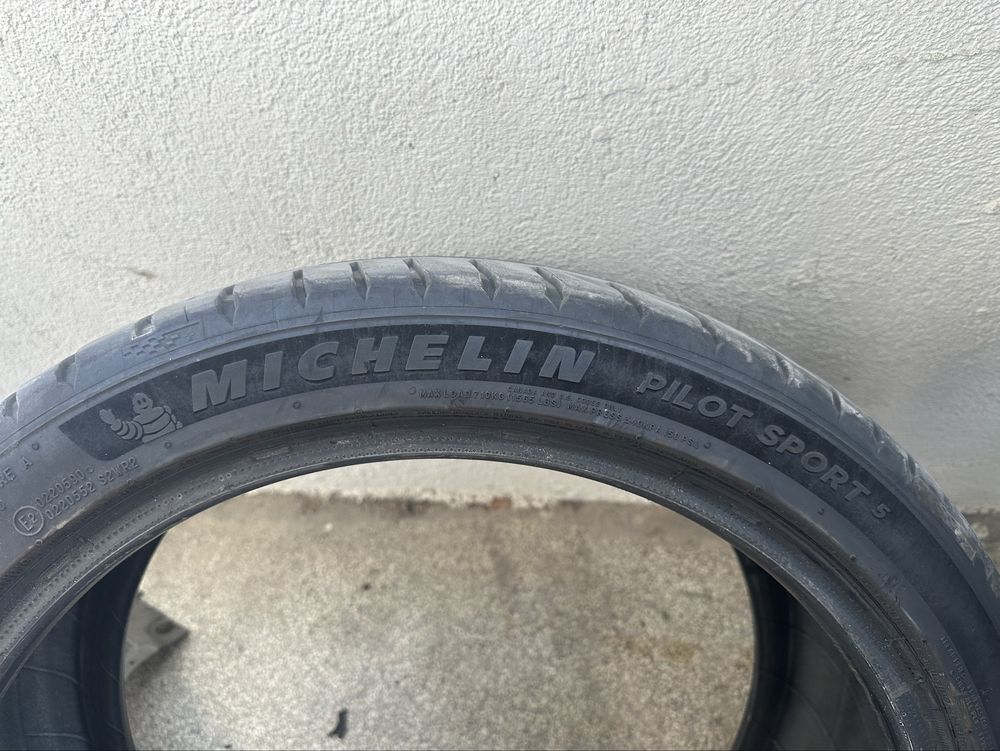 Летни гуми Michelin Pilot Sport 5 235/40/19