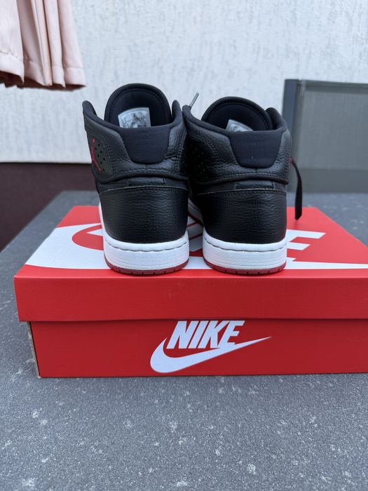Adidasi,Sneakersi ghete nike,Jordan jumpman nr 41 si 26 cm