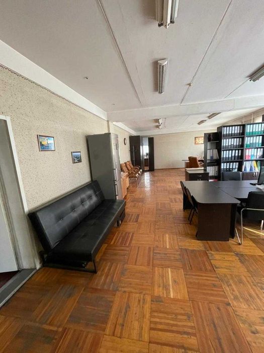 Кабинет для солидного руководителя.